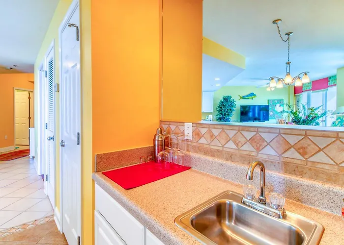 Holiday home Beachfront W Balcony Easy Access & Pools Hot Tubs & Sauna *