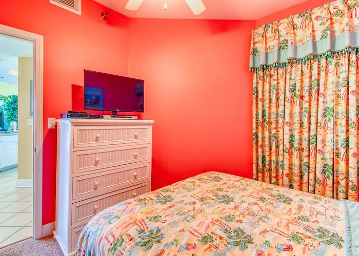 Beachfront W Balcony Easy Access & Pools Hot Tubs & Sauna Holiday home