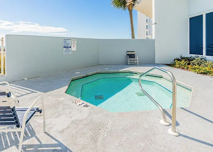 Beachfront W Balcony Easy Access & Pools Hot Tubs & Sauna Holiday home