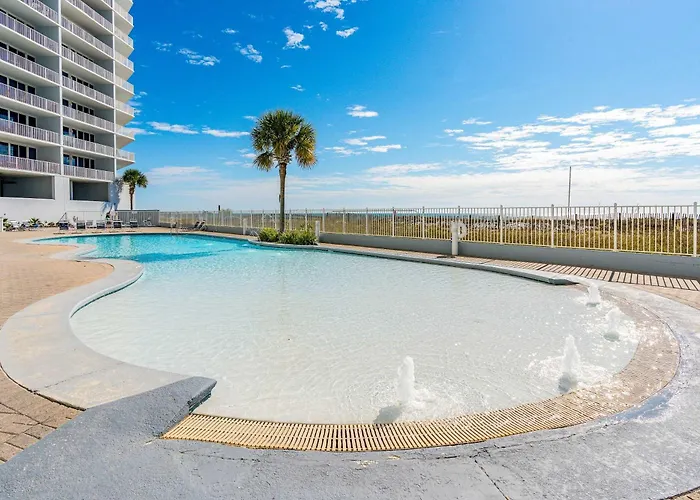Beachfront W Balcony Easy Access & Pools Hot Tubs & Sauna Holiday home